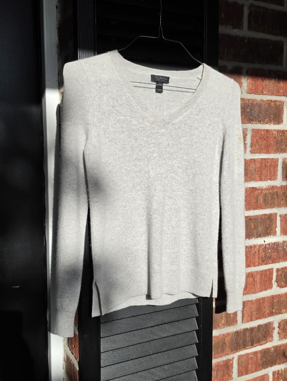 SAKS FIFTH AVENUE Heather Grey Cashmere Sweater M (Has Marks)